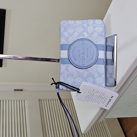 COACH Dempsey Corner Zip Wristlet  Signature Jacquard Stripe & Coach Patch NWT - Picture 12 of 12